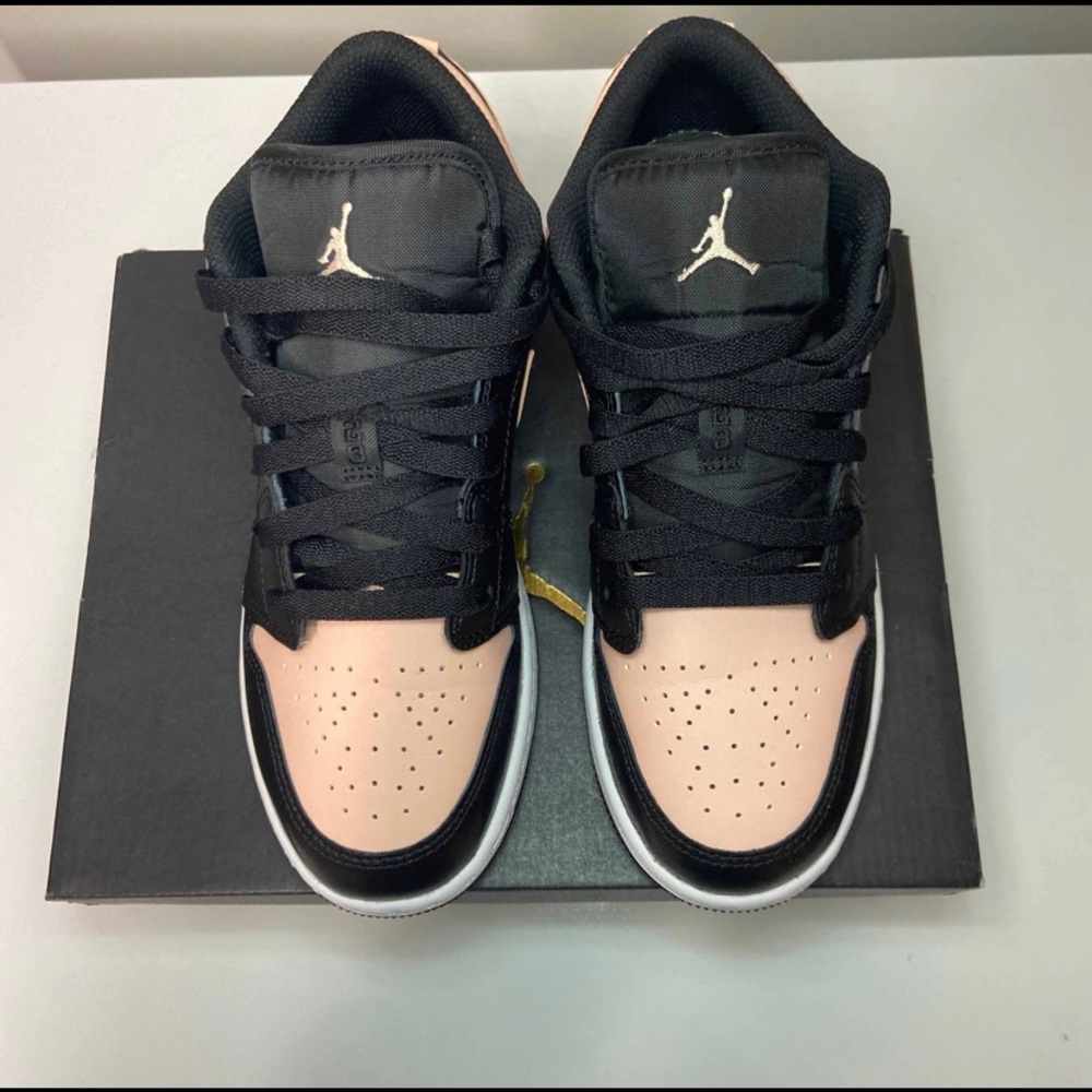 Air Jordan 1 Low ‘Crimson Tint’ - Picture 3 of 9